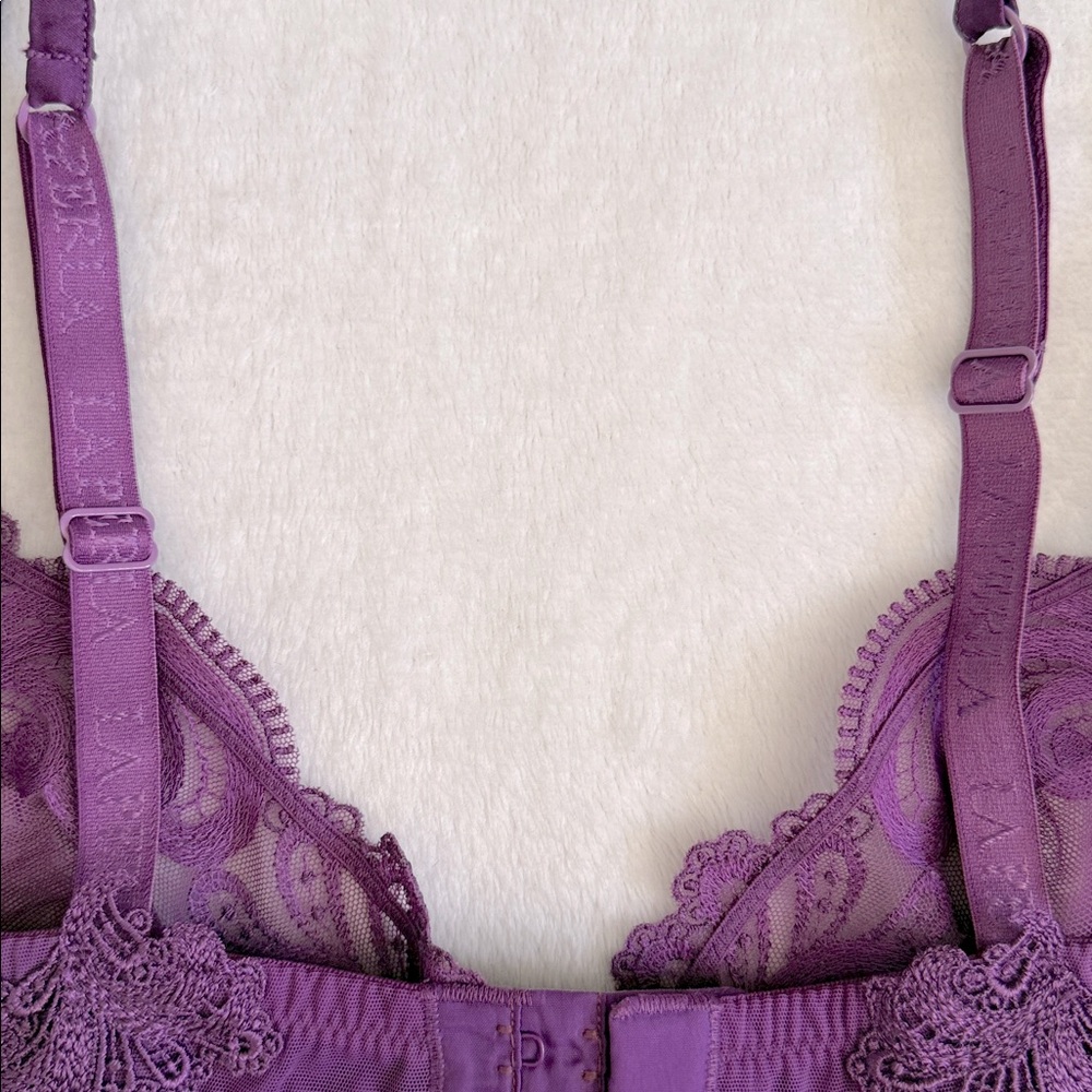 La Perla | Floral Groove Embroidered Tulle Underwire Plunge Bra Purple (36C) - Picture 6 of 16